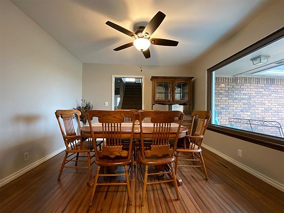 4th image of 718 Meadowbrook Dr