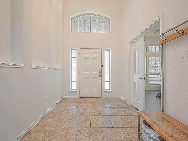 8722 Adrienne Dr — Photo 4