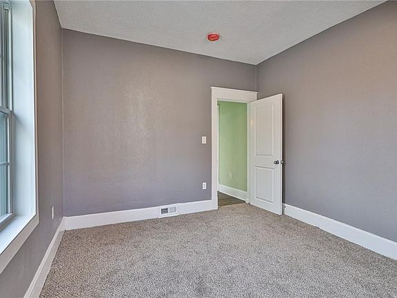 5th image of 222 N 19th St