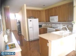 32 Lowell Dr, Marlton, NJ 08053