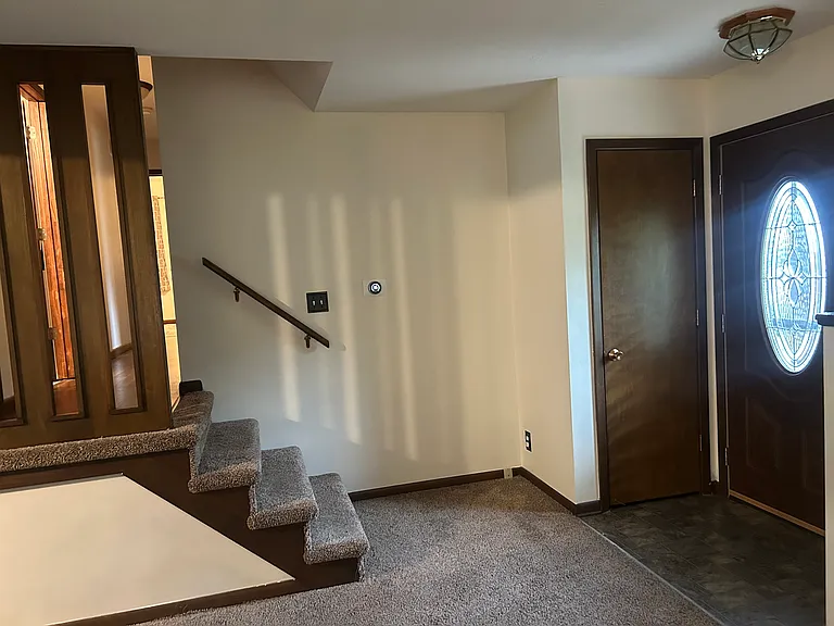 1081 S 16th Ave — Photo 1