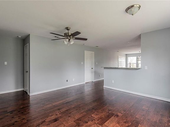 5th image of 1413 W 10th Ave