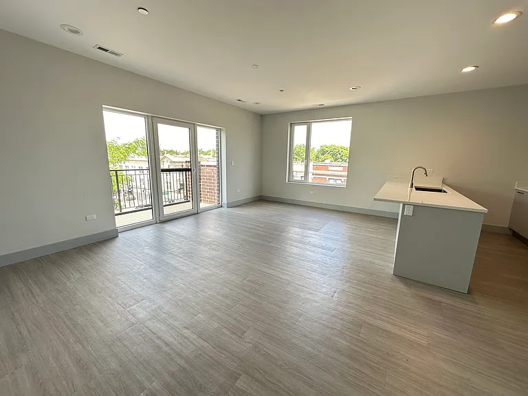 6354 N Glenwood Ave #2N — Photo 3