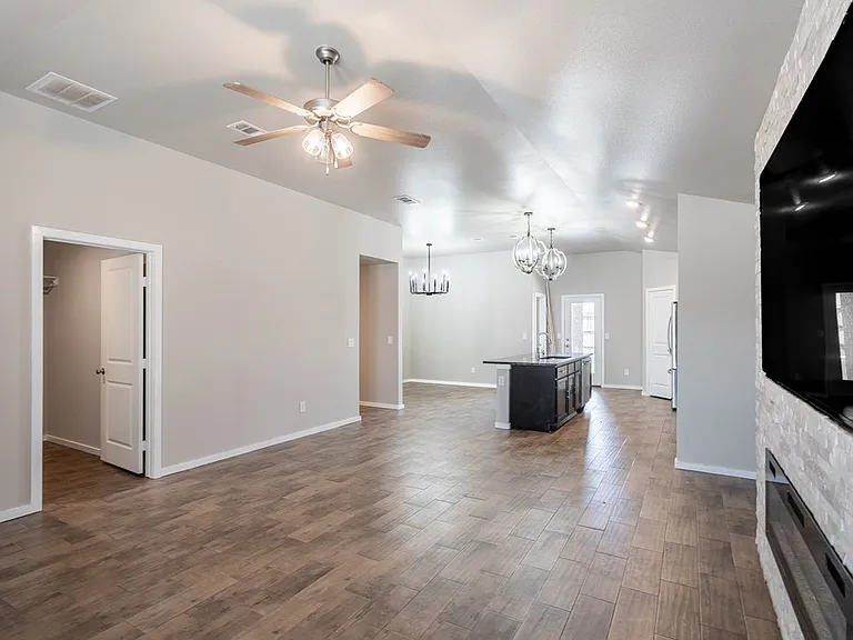 2311 Outlaw Ct — Photo 12
