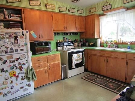 3rd image of 3 Meadow Ln