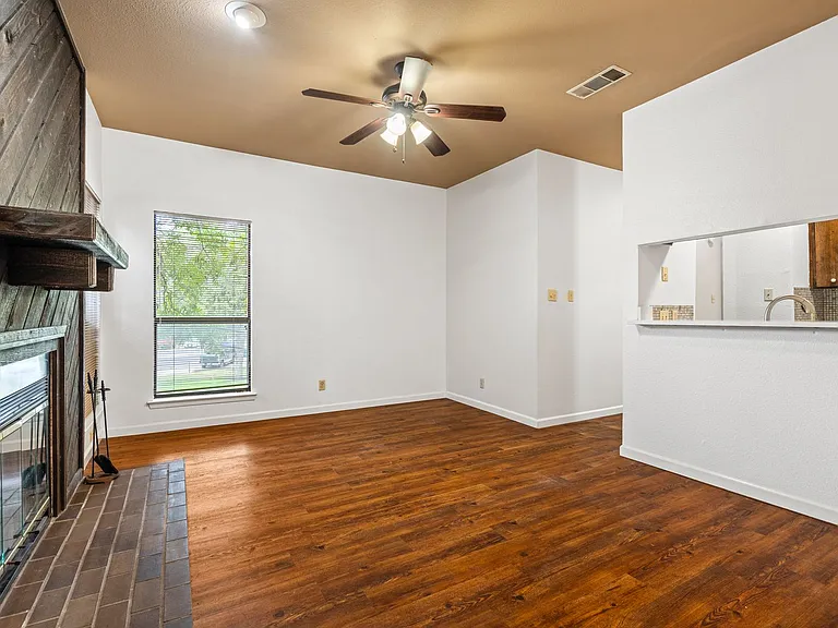 612 Park Pl #201 — Photo 3