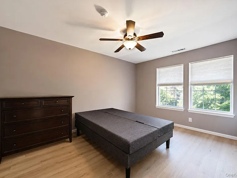 908 Sara Cir — Photo 11