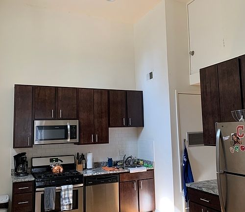 5th image of 2158 W North Ave #1