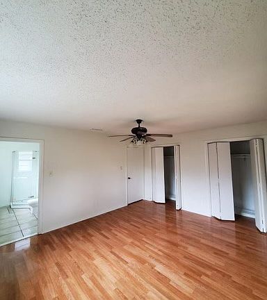 2nd image of 2723 Emerson Ln