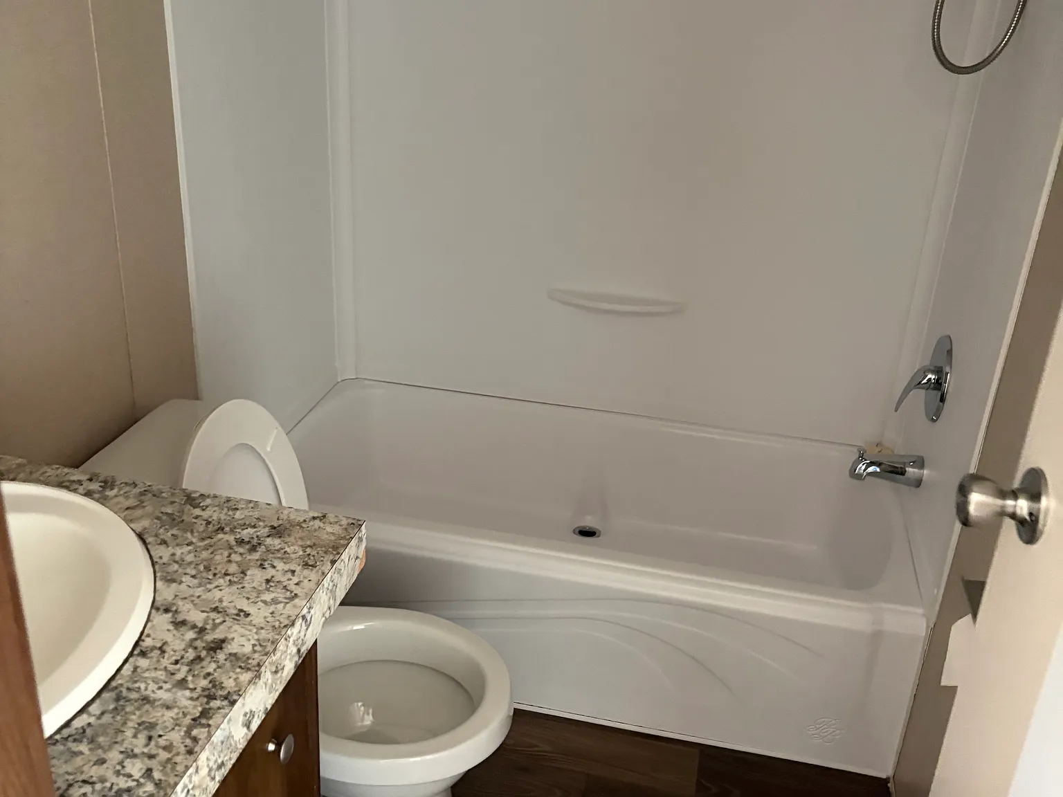 2 bed, $1,400 — Photo 3