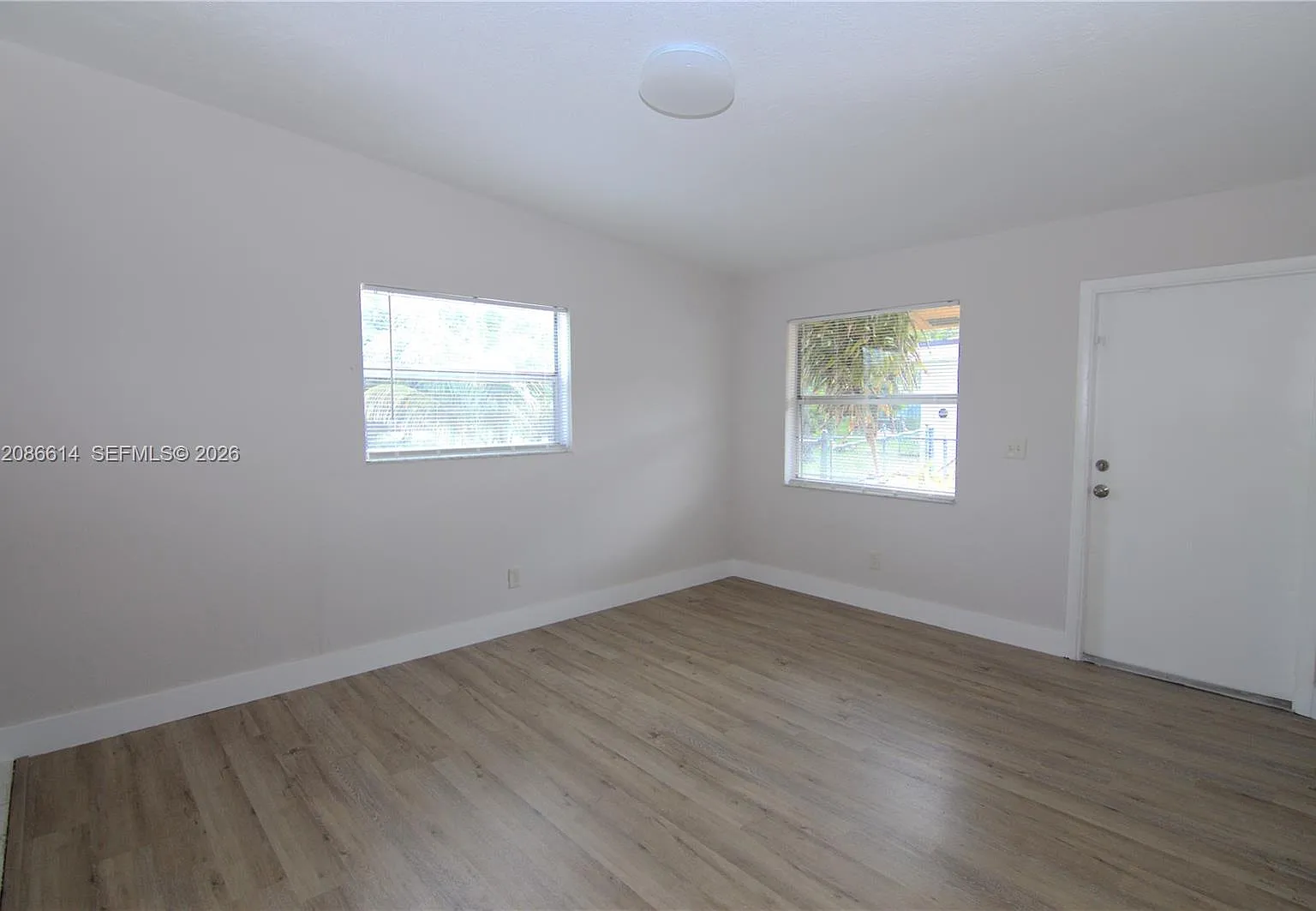 Carver Heights — Photo 3