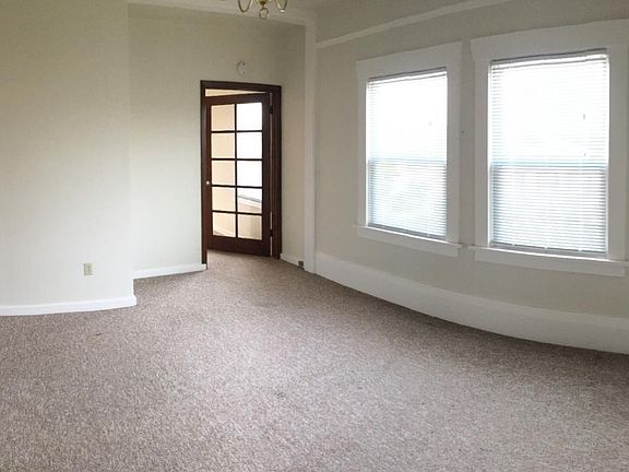 3rd image of 1200 Carmelita Ave APT 9