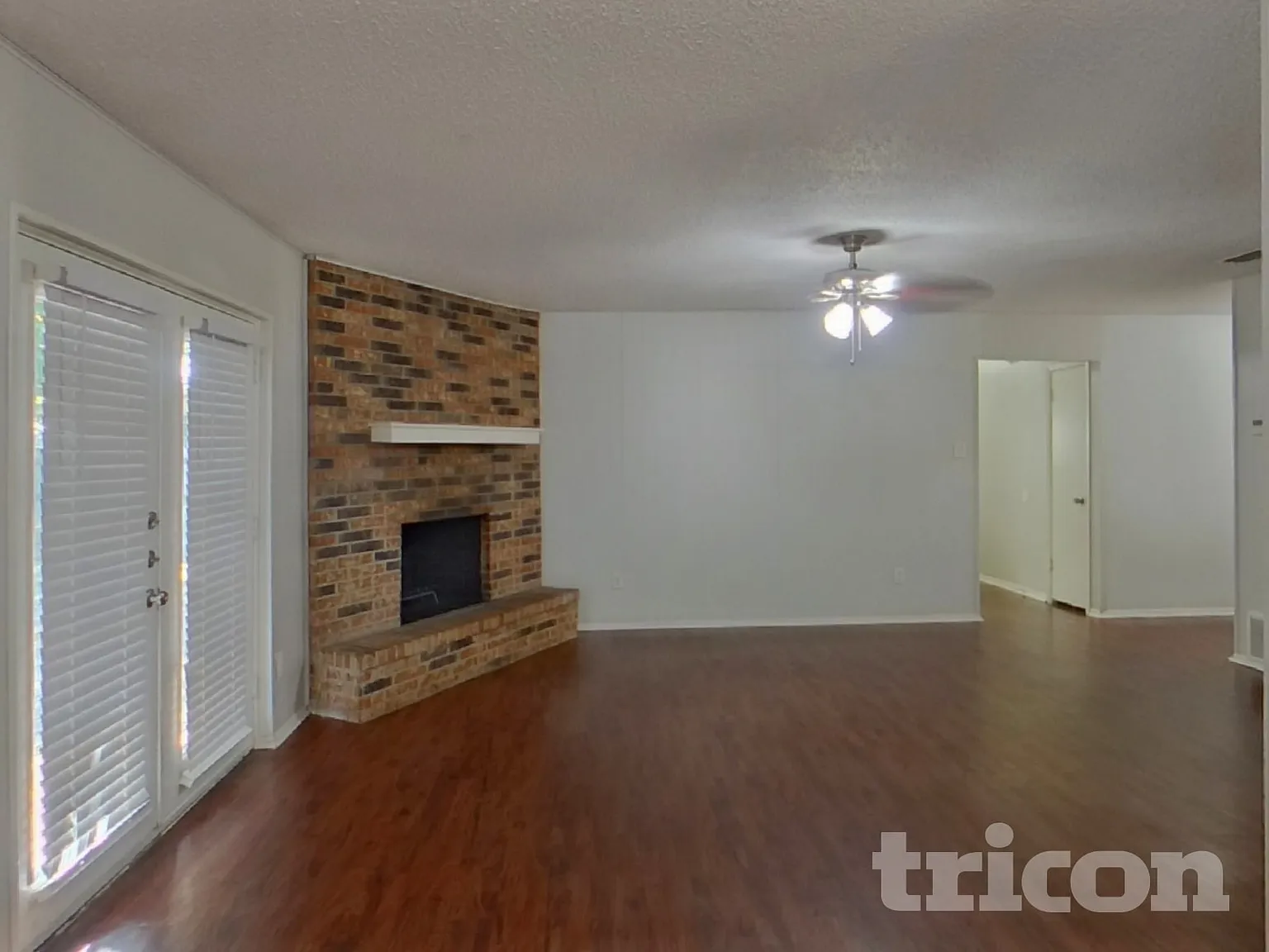 1916 Tracey Circle Irving TX — Photo 3