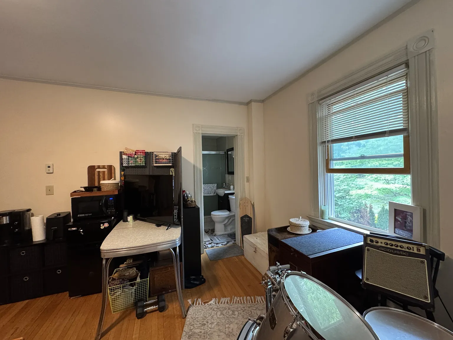 Studio, 300 sqft, $1,800 — Photo 4