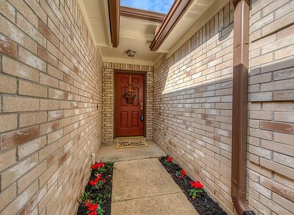 4th image of 1813 Woodstone Ct