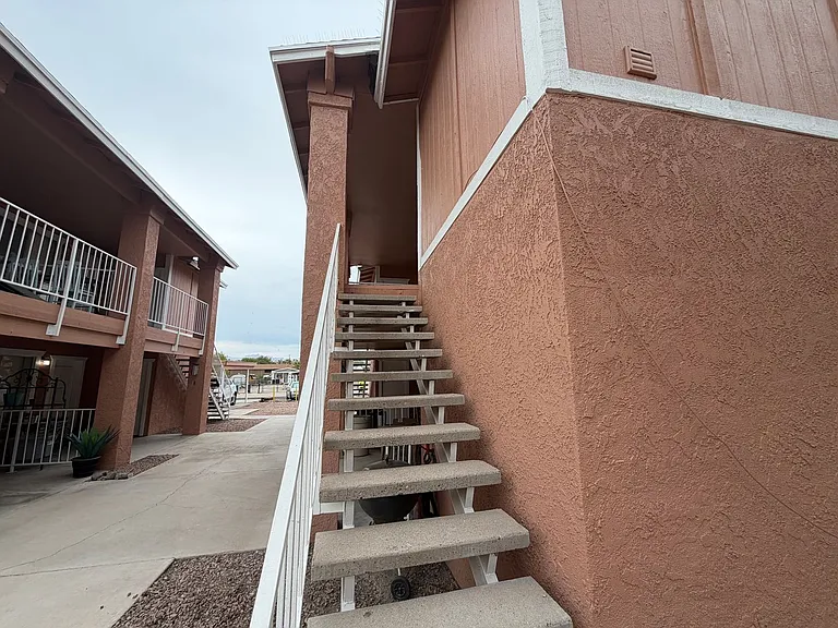 1575 Monte Vista Dr #4 — Photo 2