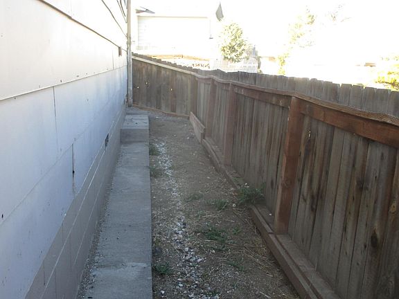 3rd image of 2331 Linda Vista Dr