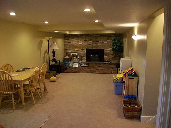 3rd image of 2768 E Craig Dr