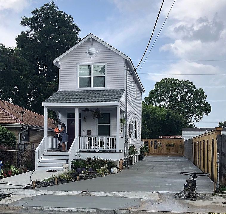1st image of 3515 Touro St