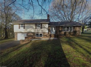 4560 Haven Crest Rd, Winston Salem, NC 27106