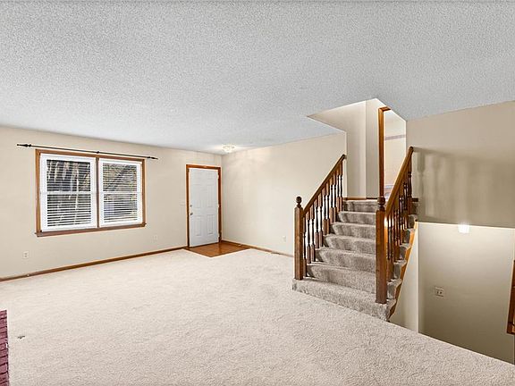 3rd image of 15052 W 139th St