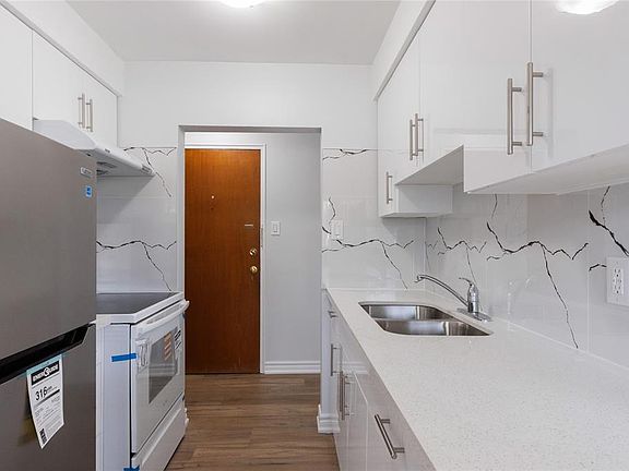 3rd image of 950 Eastlawn Ave #10-22-29