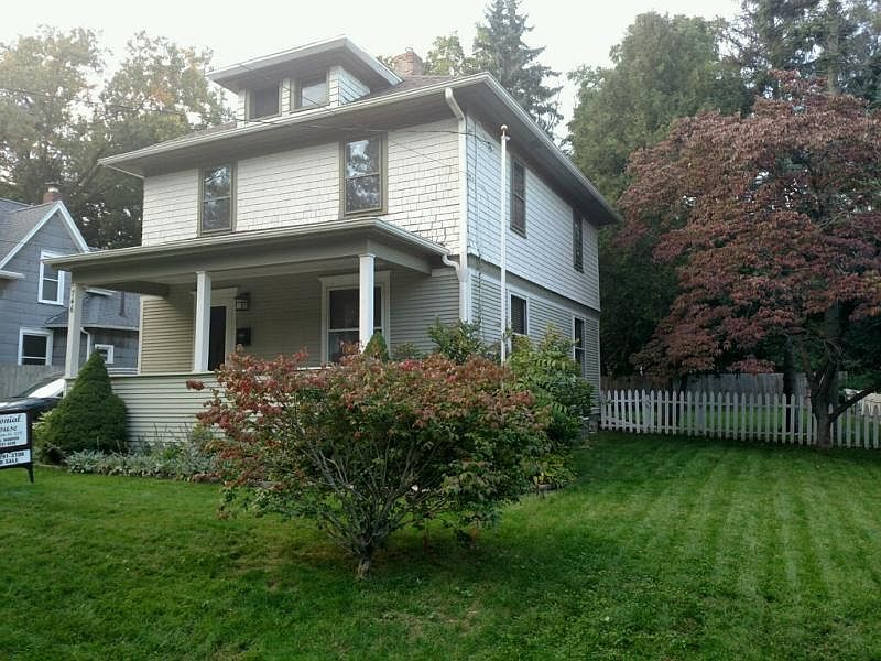 1st image of 746 Randolph St
