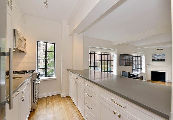 2nd image of 10 Park Ave #4D