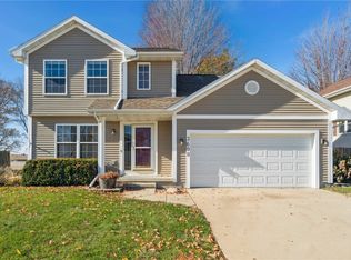 3600 Falcon View Rd SW, Cedar Rapids, IA 52404