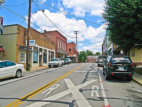 5th image of 1413 Lynchburg Ave