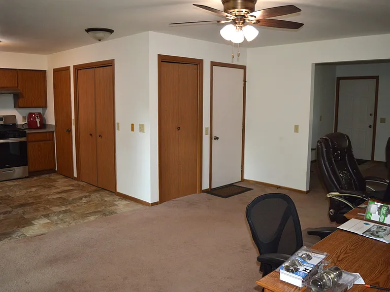 419 Dallas St — Photo 14