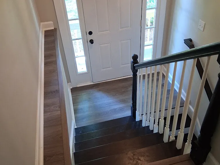 8229 Queens Dr — Photo 24