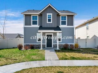 4090 N Ambercreek Ave, Meridian, ID 83646