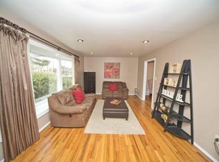 18 Becket Rd, Manalapan, NJ 07726