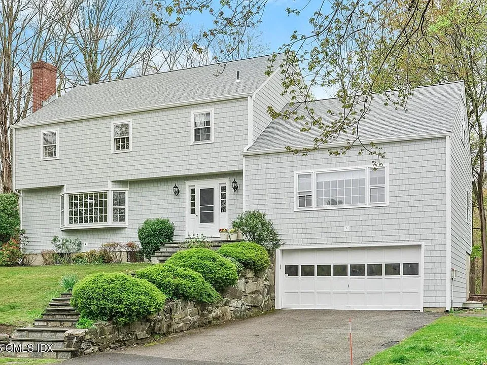 9 Fox Hollow Ln