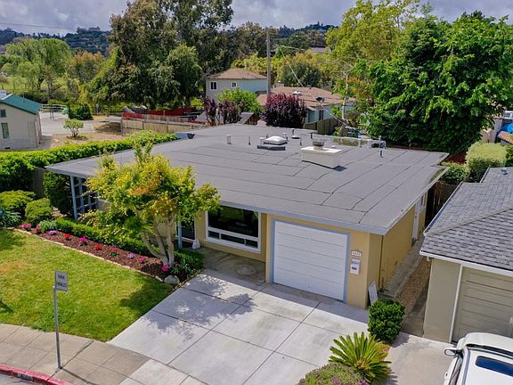 4th image of 4008 Casanova Dr
