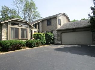 14 Silver Ridge Dr, Rochester, NY 14626