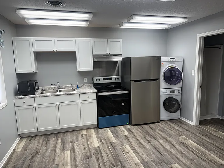 7237 New Glendale Rd — Photo 3