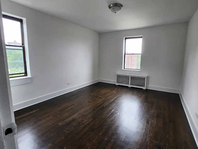 510 Riverdale Ave #7H — Photo 4