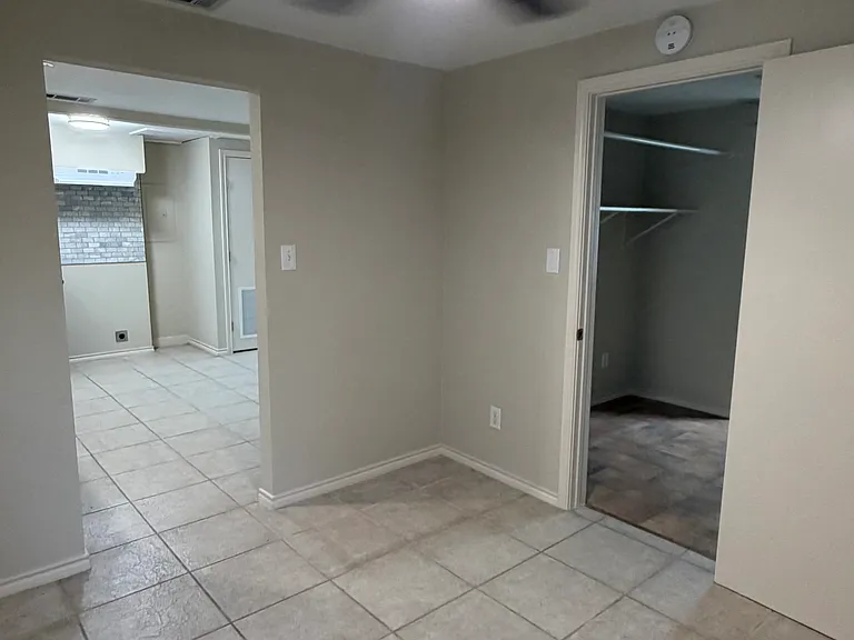 1105 W Maple Ave #1 — Photo 9
