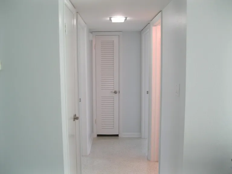 1124 Hilltop Dr — Photo 9