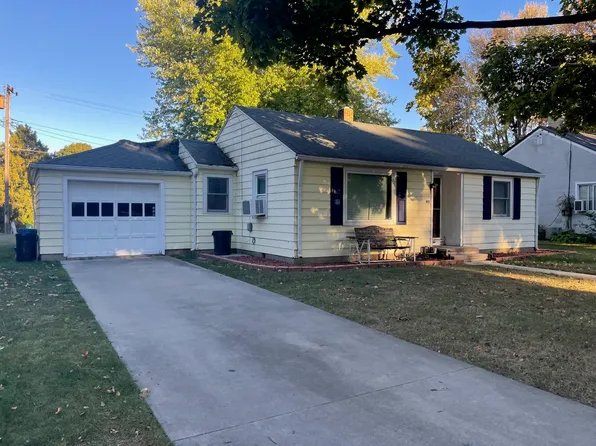 451 S 5th St, Sebewaing, MI 48759