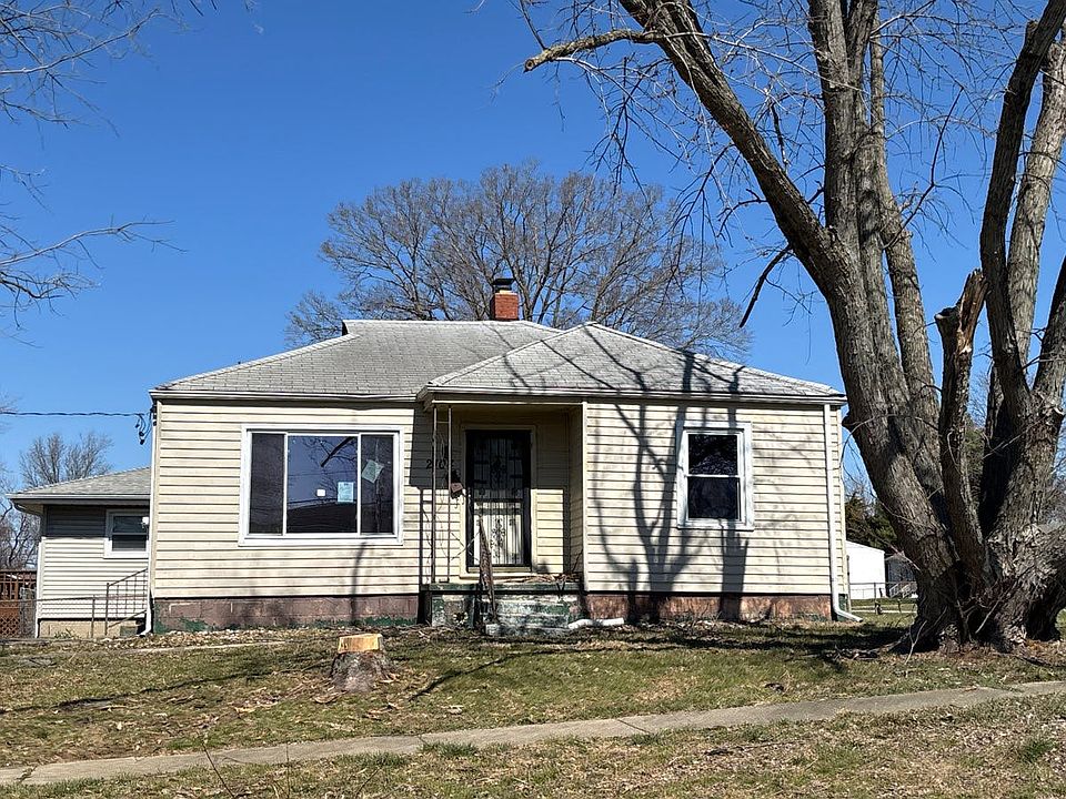 1st image of 2104 W Packard St