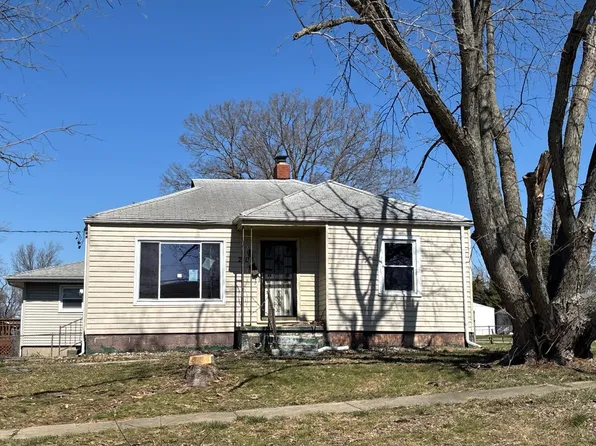 2104 W Packard St, Decatur, IL 62522