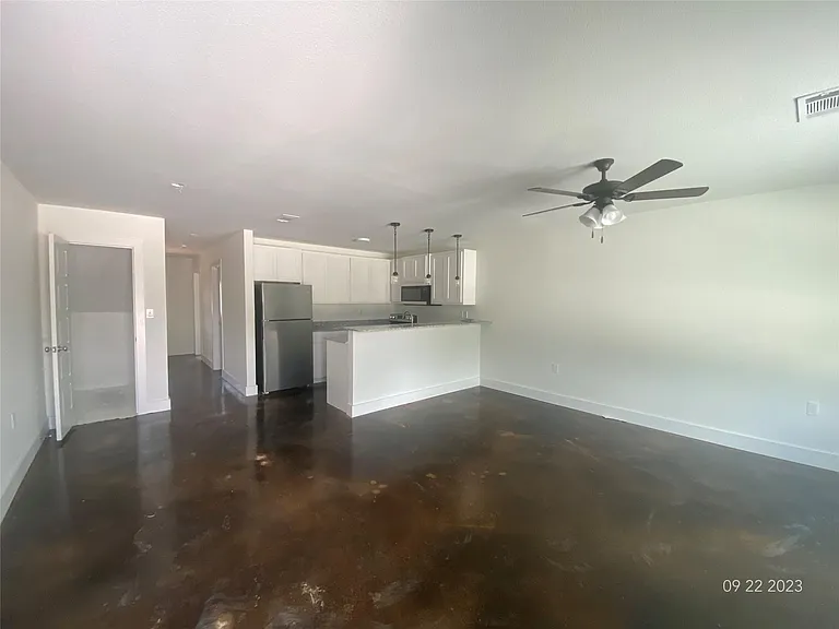 1-422 S Garrett Ct — Photo 7