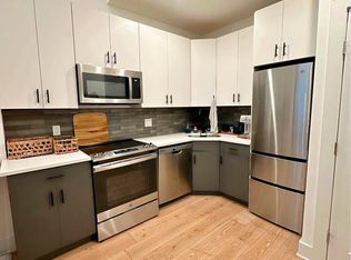 136 Chestnut St #2F, Philadelphia, PA 19106