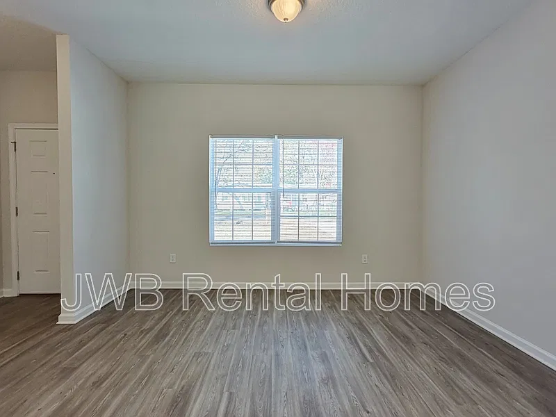 Northside — Photo 4