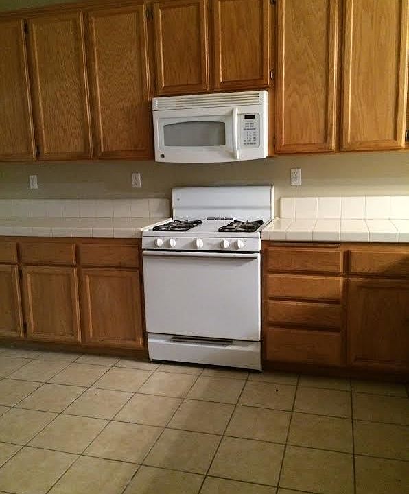 2nd image of 3936 Palmetto St