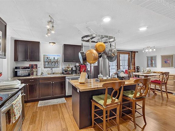 2nd image of 2715 EATON AVENUE