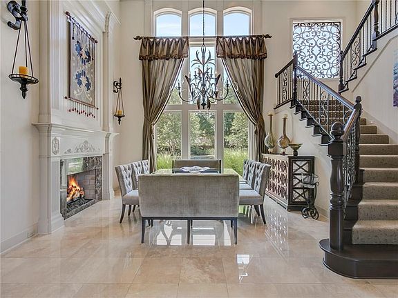 3rd image of 5204 Lakecreek Ct